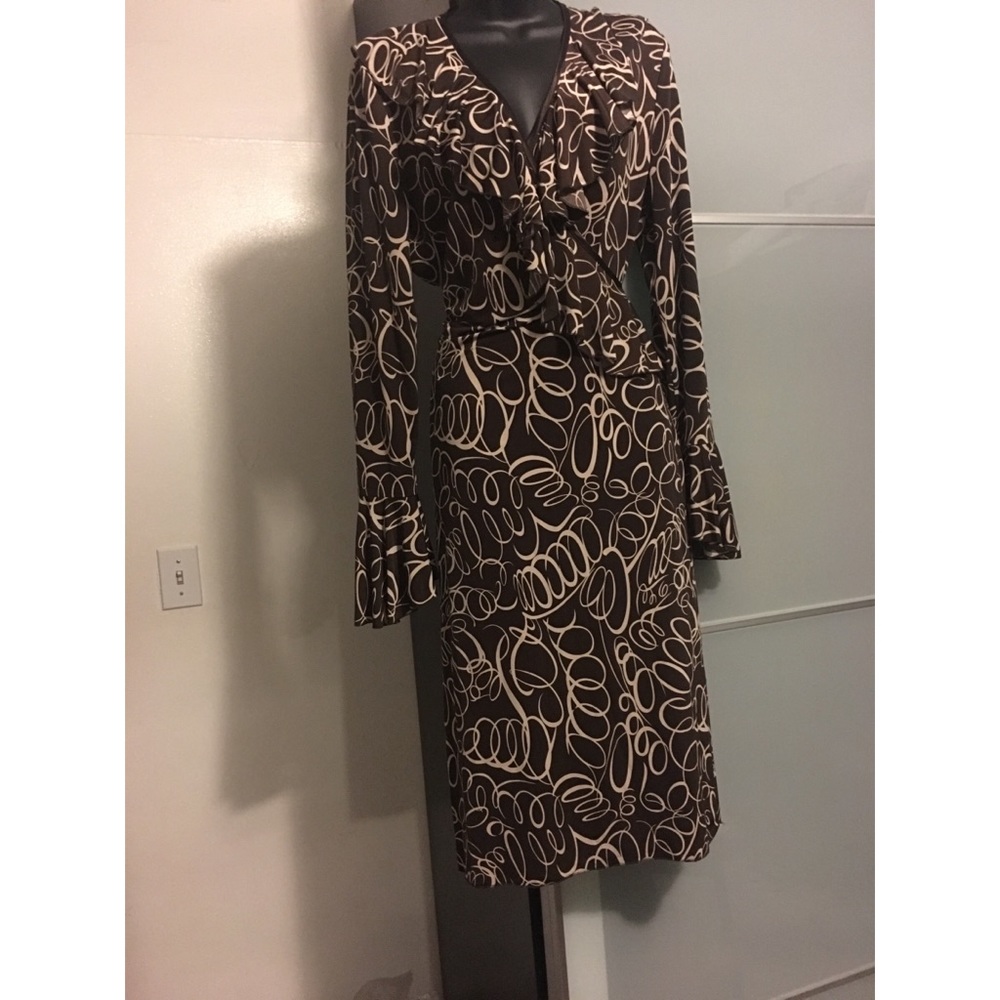 Wrap dress with tie